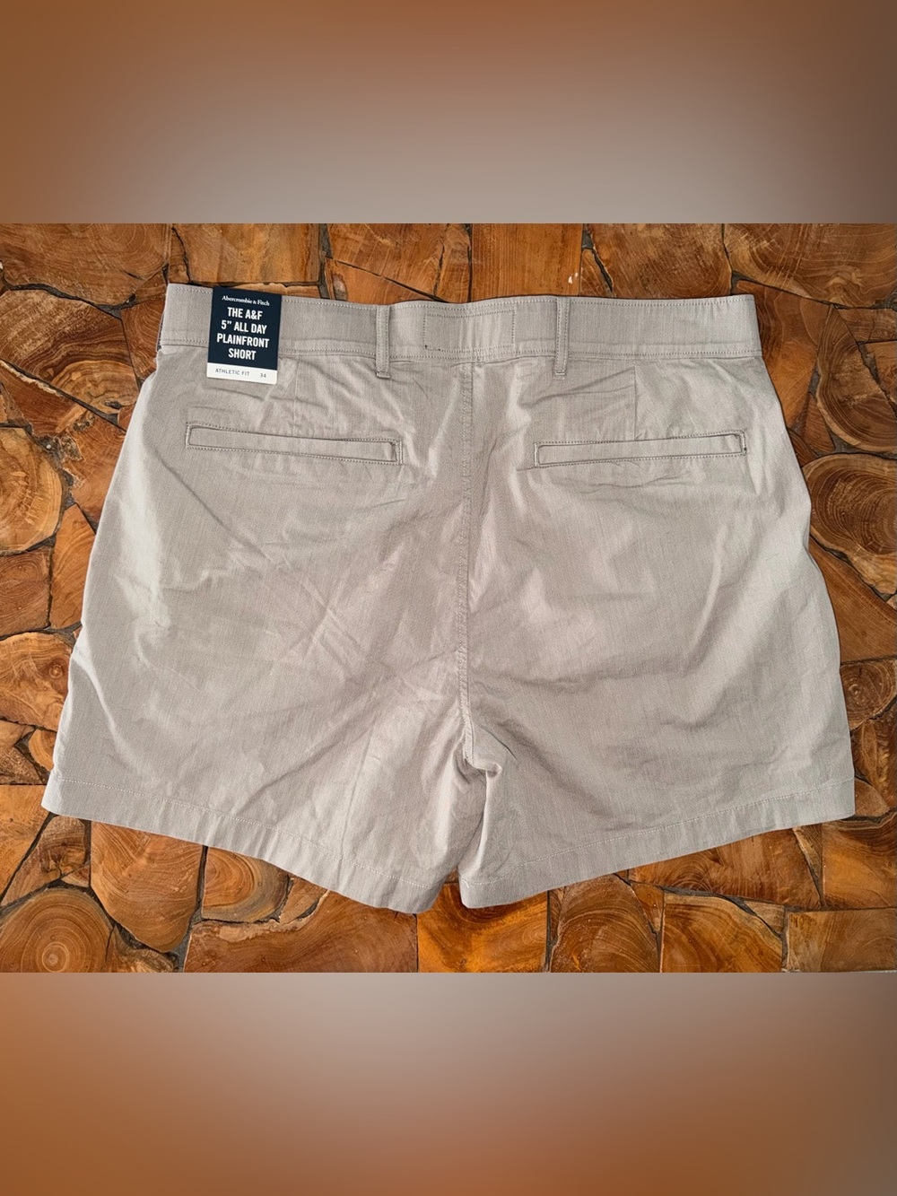 NWT Abercrombie & Fitch Men’s Plainfront Shorts in Stone 34 waist 5” inseam